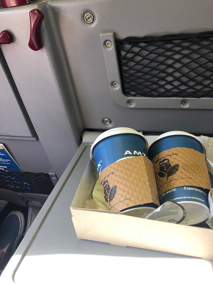 chrisspinelli2's tweet image. #TrayTable on the #Train. All Abooooaarrrrrdddd! #DTLA to #SanDiego #Saturday #snacks