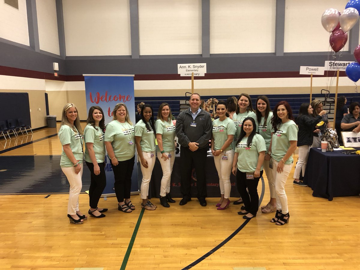 crystal_poncho's tweet photo. CISD job fair! Snyder is excited and ready to meet the candidates.  #snydershares #orconnects Go stallions!!! https://t.co/1omtKkhH3Y