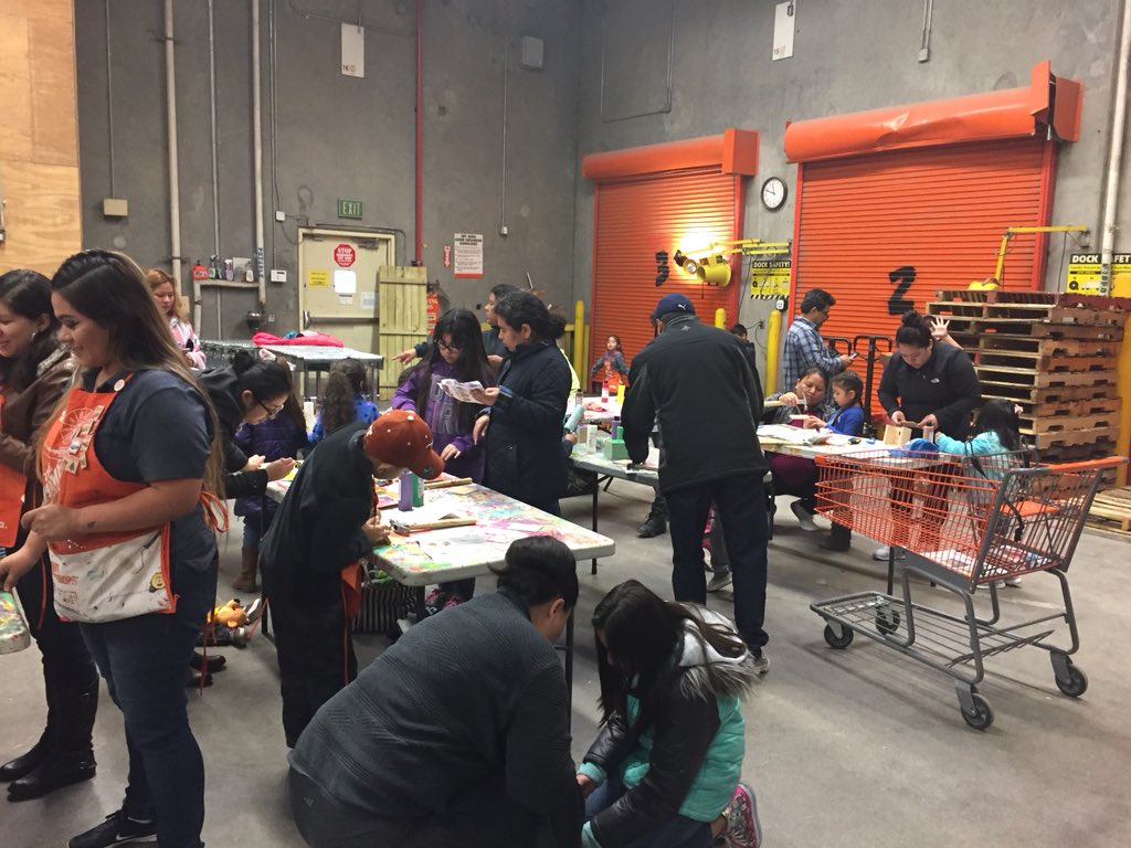 Petra &amp; Nancy taking care of our future Valued Customers!! Great Job Ladies!!@KhariHeru <a href="/AkinsMel/">Mel Akins</a> @AmberD___ #SOS#UNTOUCHABLES