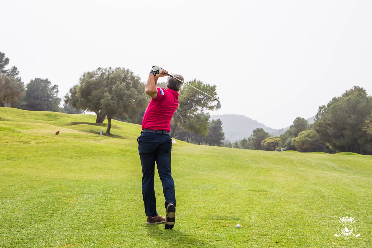 GolfIbiza's tweet photo. Hoy hemos dado la bienvenida a 66 jugadores en un emocionante torneo de la @FBalearGolf .
⛳️
¡Gracias a todos por venir y compartir con nosotros momentos maravillosos!

#GolfIbiza #Ibiza2018 #FBG https://t.co/oCaV0dJhFn
