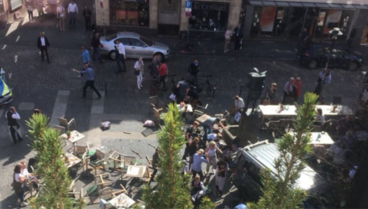 TracTerrorism's tweet image. (TRAC Incident Report) Suspect dead following #VehicleAttack that killed four people and left at least 30 others injured near #KiepenkerlStatue, in #Münster, #Germany 

bit.ly/2H4MFUM