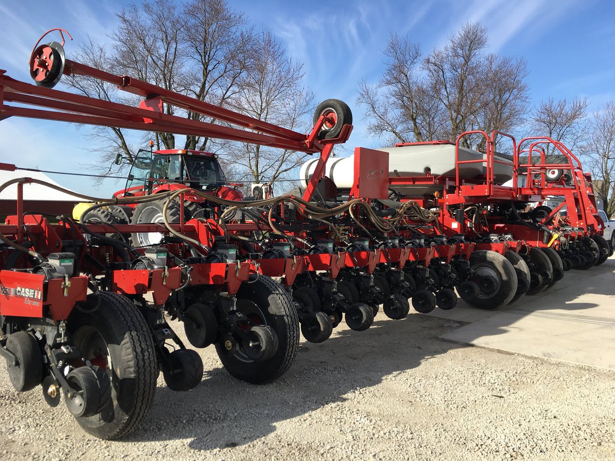 HeerenAg's tweet photo. Another @precision_plant #vset #vdrive installation complete. Now if the weather would only cooperate!#plant18 https://t.co/BqofQyylEJ