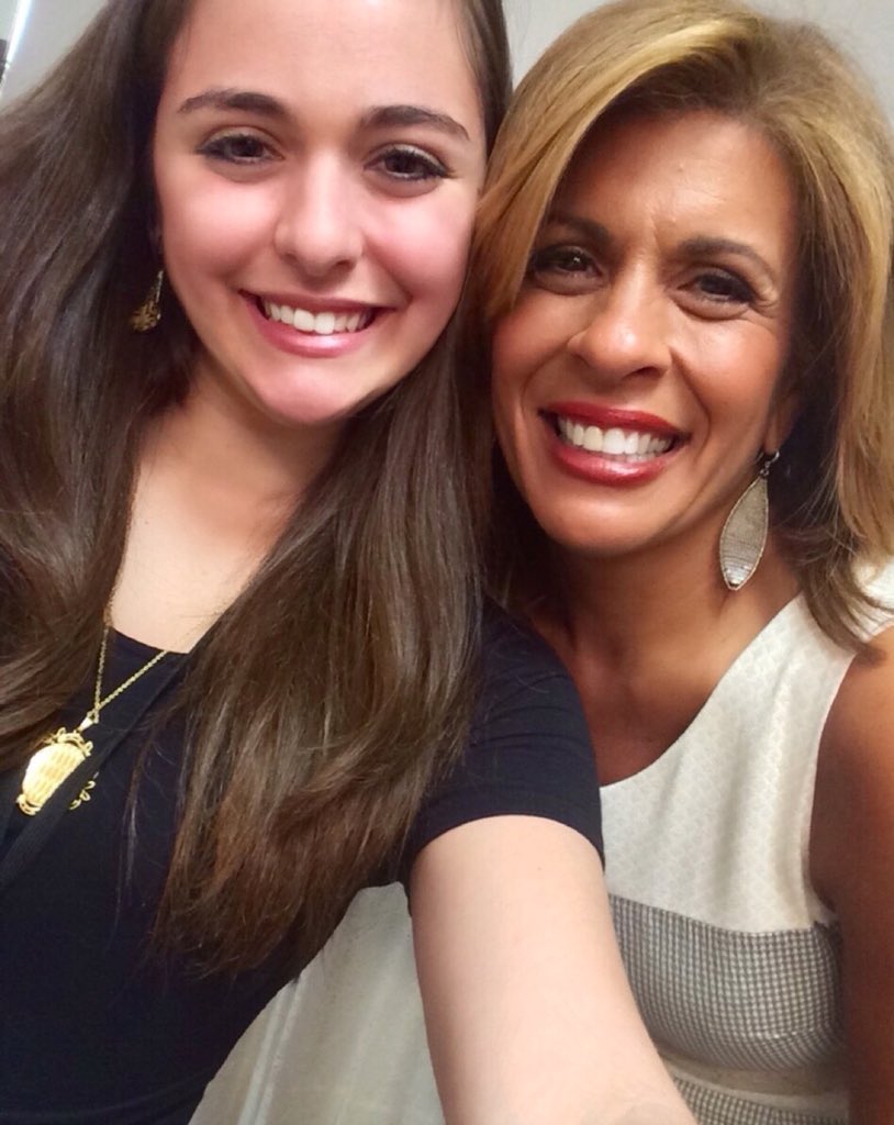 PriscillaPosts's tweet photo. #ToastTo10 & huge congrats to @KathieLGifford & @hodakotb from your olβ intern! Thanks for the many lessons & laughsπ https://t.co/a9FZMPBC0E