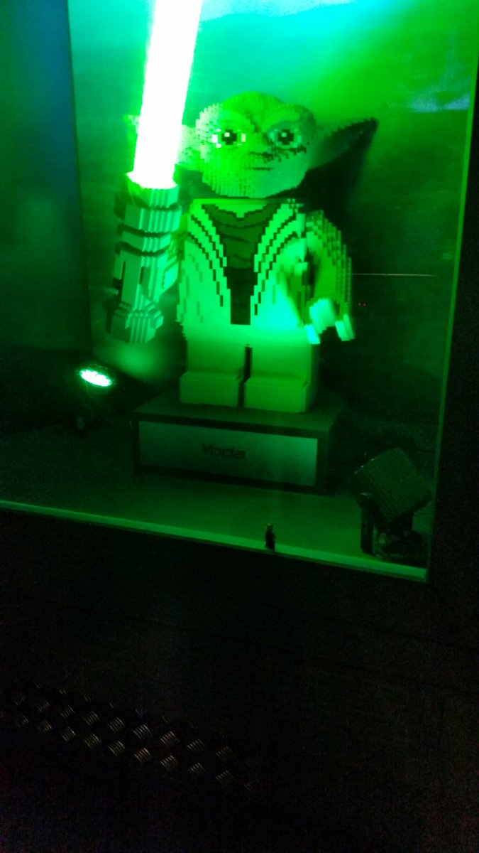 alcoventry's tweet photo. May the force be with you. Columbus the explorer was blown away by his Scifi relatives. He had so much fun with them.
#WileyOnTheMove #Legolandwindsor #wemayneverseecolumbustheexplorereveragain #homesweethome https://t.co/eUsiJtu0DP