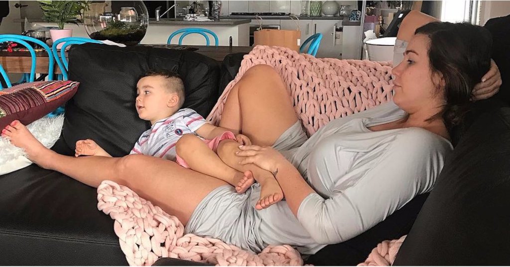 HealthBeauty747's tweet photo. Why This Mom Is Urging Dads Everywhere to "Take the God D*mn Photo" https://t.co/hjg2mJFwgc https://t.co/KDtq2FMYU8