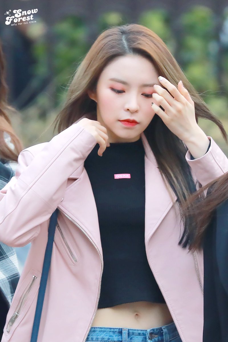 snow_forest98's tweet photo. 180323 KBS 출근 #CLC #씨엘씨 #ELKIE  #엘키  💛🧚🏻‍♀️ https://t.co/OCQiwXFRXp