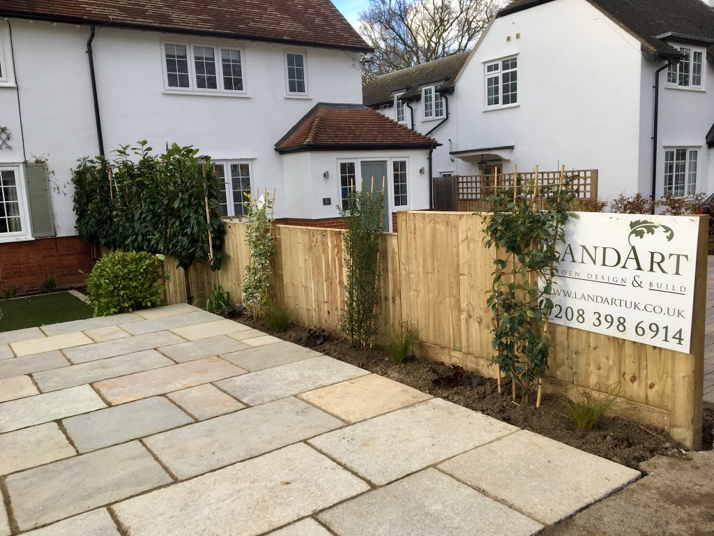 Landart3's tweet photo. Love the established look of antique yellow limestone supplied by @_LONDONSTONE. Driveways don’t have to be boring. https://t.co/br6H8HxYsv