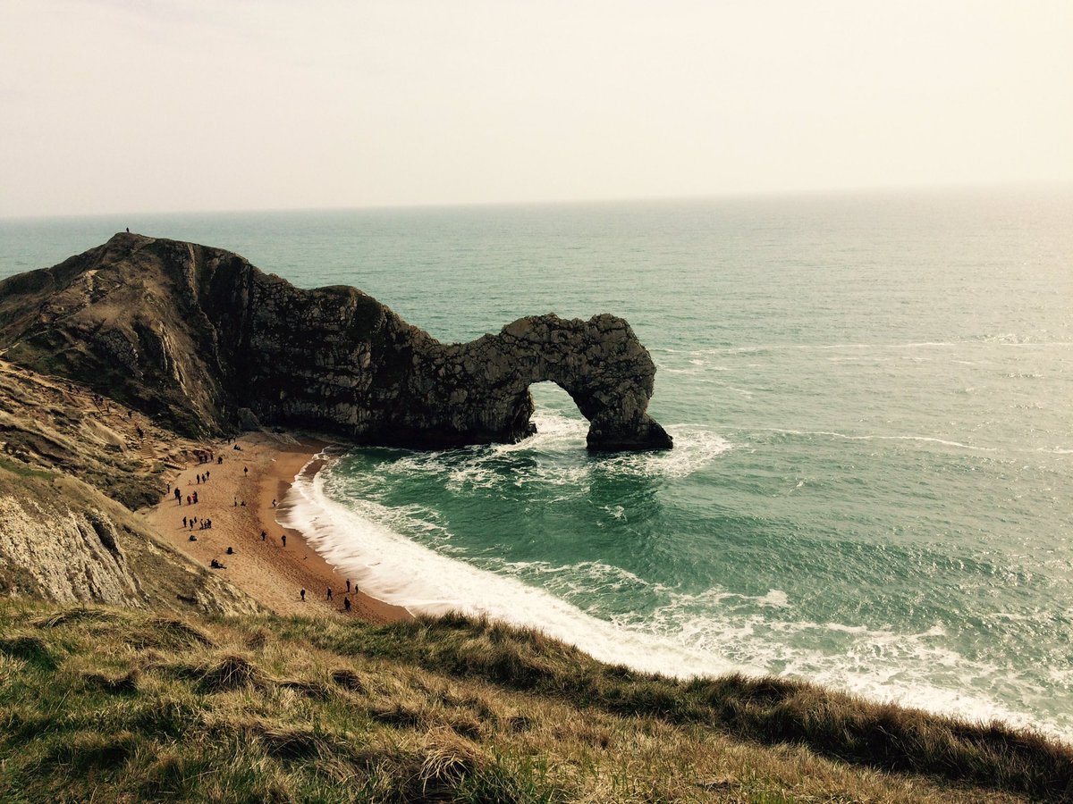 EPCOT02's tweet photo. Durdle Door #doeset #holiday https://t.co/Ki1nimcjLg