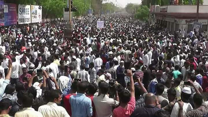 hidayat_hevard's tweet photo. Muslim Maharally.. Peacefull march. #Bhuj #Kutchch #Gujrat 2/2 https://t.co/gZgHgSS1p6
