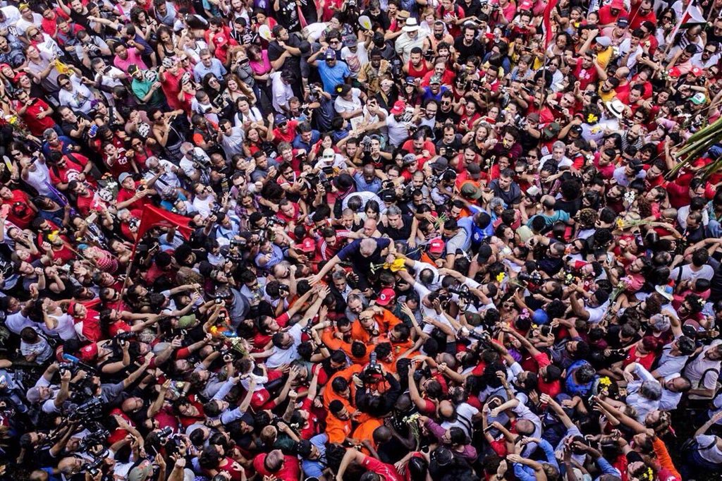 itsflop's tweet photo. que foto HISTÓRICA meus amigos, QUE FOTO! #eusoulula https://t.co/WWh8JoVTg8