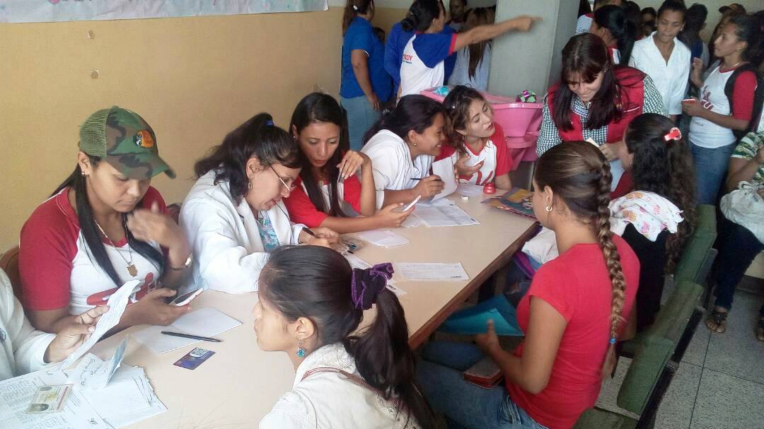 salainass's tweet photo. Desde Yaracuy Jornada Atención Integral Parto Humanizado y Personas con Discapacidad brindando Suprema Felicidad a las familias @MSomosVen   #1MillónTocandoYLuchando @NicolasMaduro @DPresidencia @magallyvina @gladysrequena https://t.co/OtGHHiTWt9