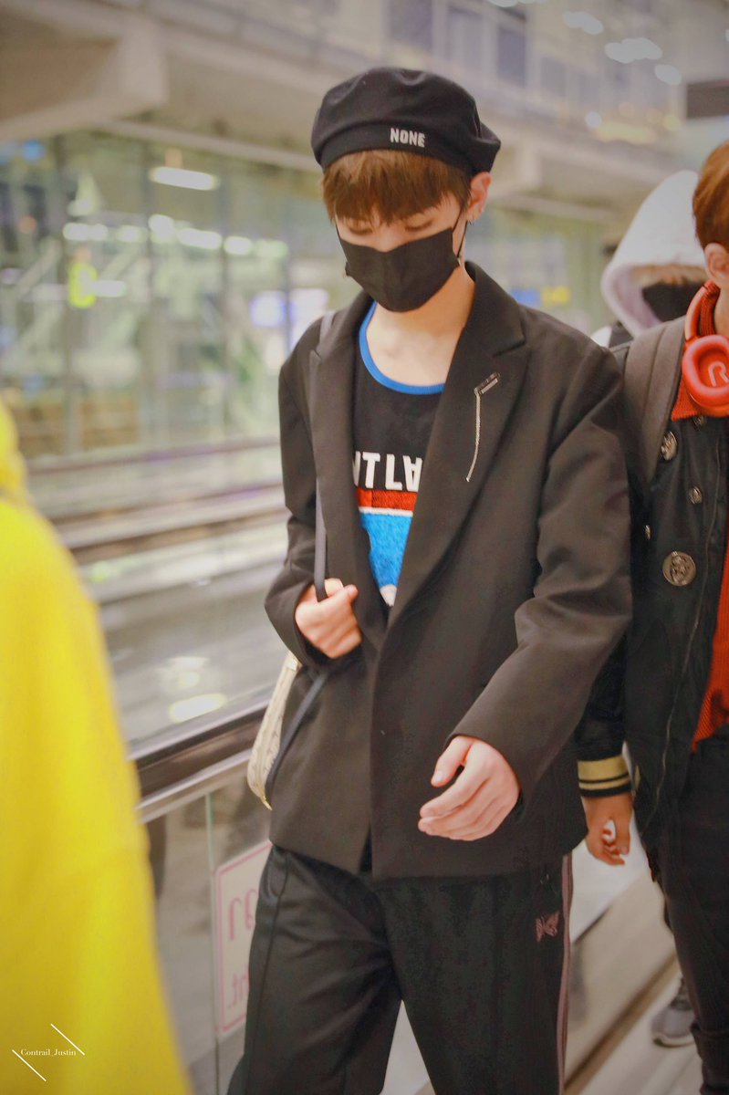 SpriteOxygen's tweet photo. 180408 BKK✈️Preview
cr.@Contrail_Justin0219

 #저스틴  #JUSTIN #黄明昊 #IDOLPRODUCER https://t.co/syf38KZ1vs
