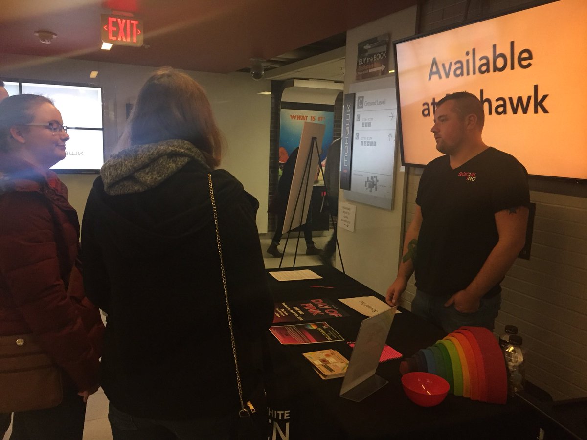 Prof_Marc's tweet photo. Packed rooms, students volunteering to help future students, staff consulting with recruits and parents - a great #MohawkOpenHouse this year @MohawkCollege! https://t.co/BNFrKqf1ca