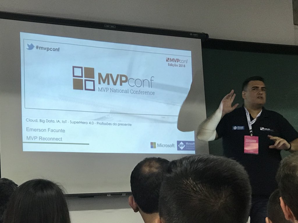 quyk's tweet photo. Palestra sensacional sobre carreiras. 🤘🏻
#mvpconf #facunte https://t.co/Xg2Pts941z