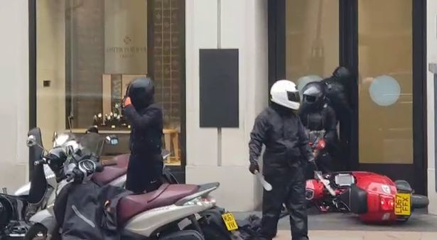 DailyMirror's tweet photo. Moped thieves armed with machetes ram luxury watch store in smash-and-grab raid https://t.co/4W5I2Z5X85 https://t.co/mU4LDhuGw8