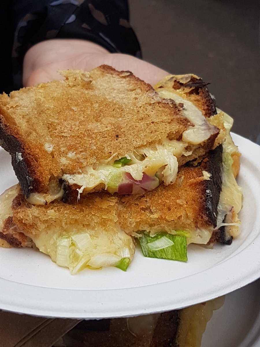 Izzy2503's tweet photo. What a great #foodie discovery afternoon with @vicstewart &amp; @MRILondonBridge @BreadAhead @mercatometropol  @boroughmarket @flatironsquare_ #TakeResidence #boroughmarket https://t.co/5uh5lijUZd