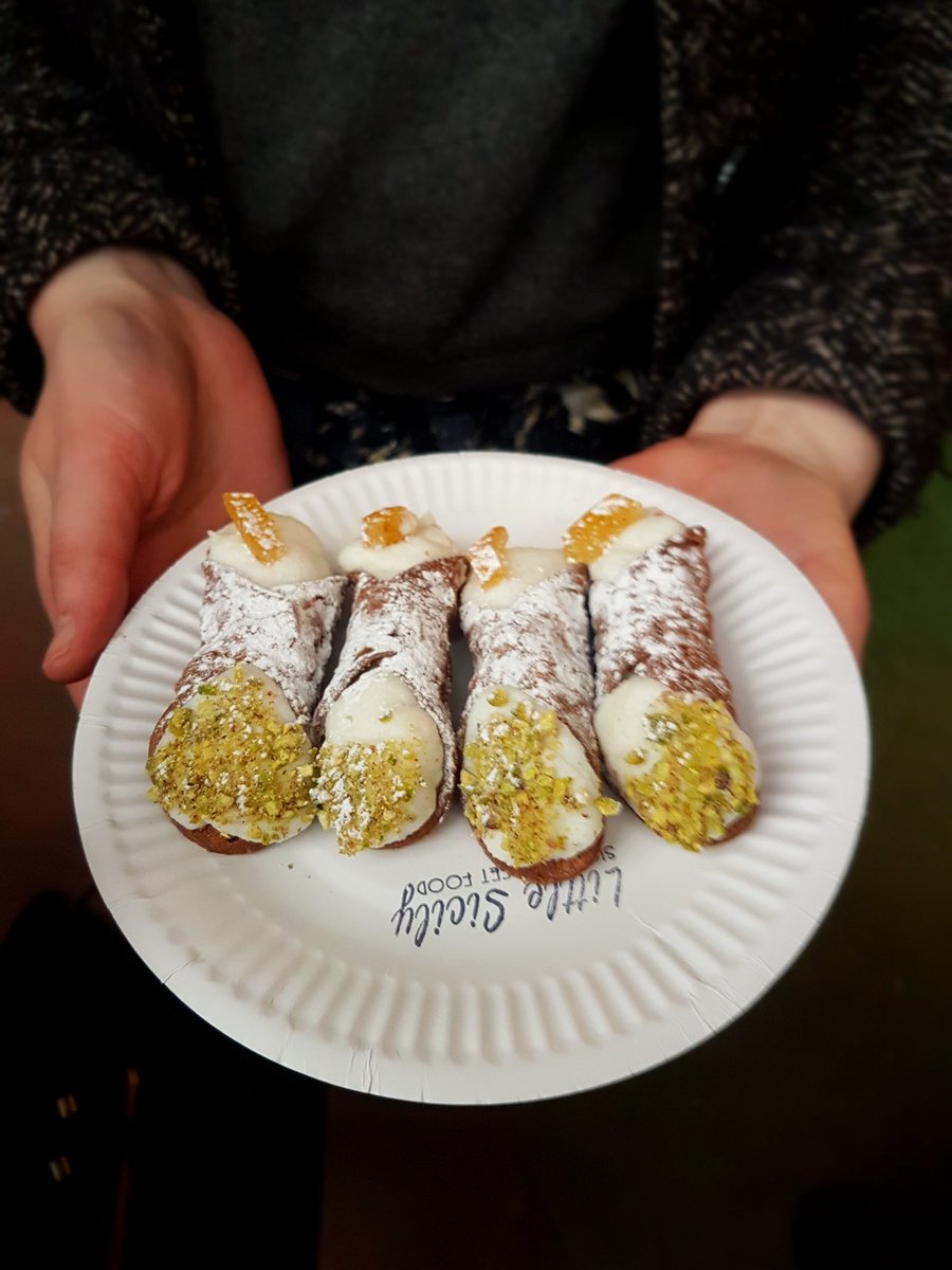 Izzy2503's tweet photo. What a great #foodie discovery afternoon with @vicstewart &amp; @MRILondonBridge @BreadAhead @mercatometropol  @boroughmarket @flatironsquare_ #TakeResidence #boroughmarket https://t.co/5uh5lijUZd