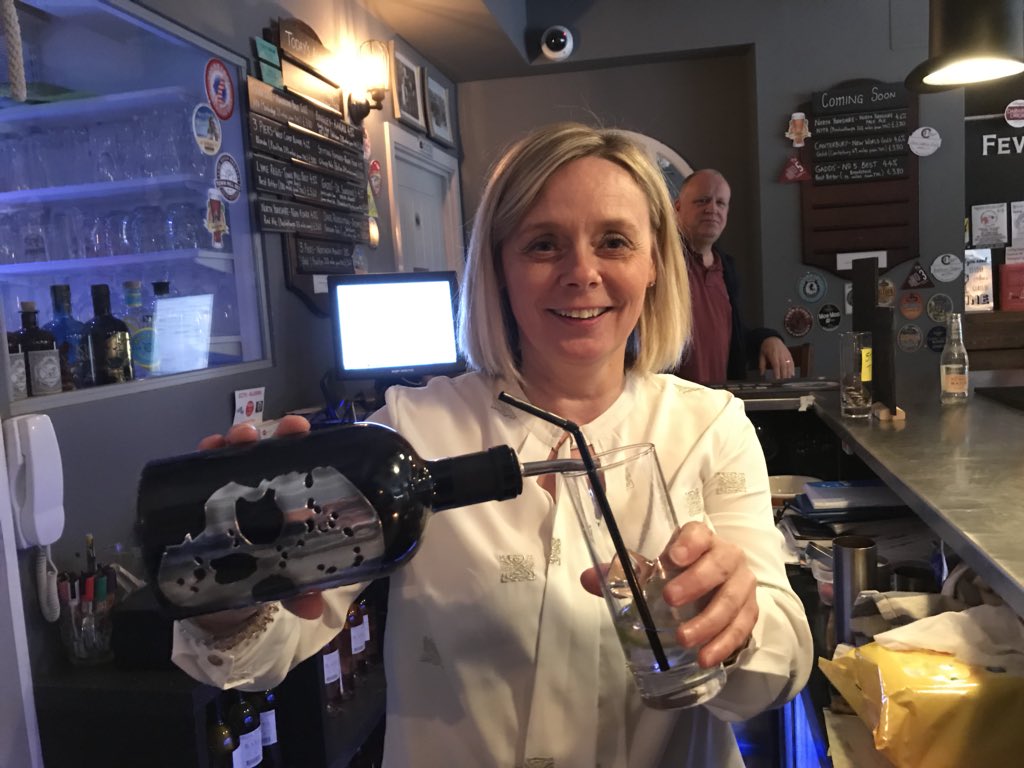 AllandAboutSidc's tweet photo. Hackney Carriage Micro Pub - a great place for friends & family to have a great time. Variety of Drinks to all tastes. Thanks Liz Twort for your business which is now reference in the area.
#HackneyCarriageMicropub #LizTwort #theBestofSidcup #AllandaboutSidcup #Ghostvodka https://t.co/vsom9pZ2lY