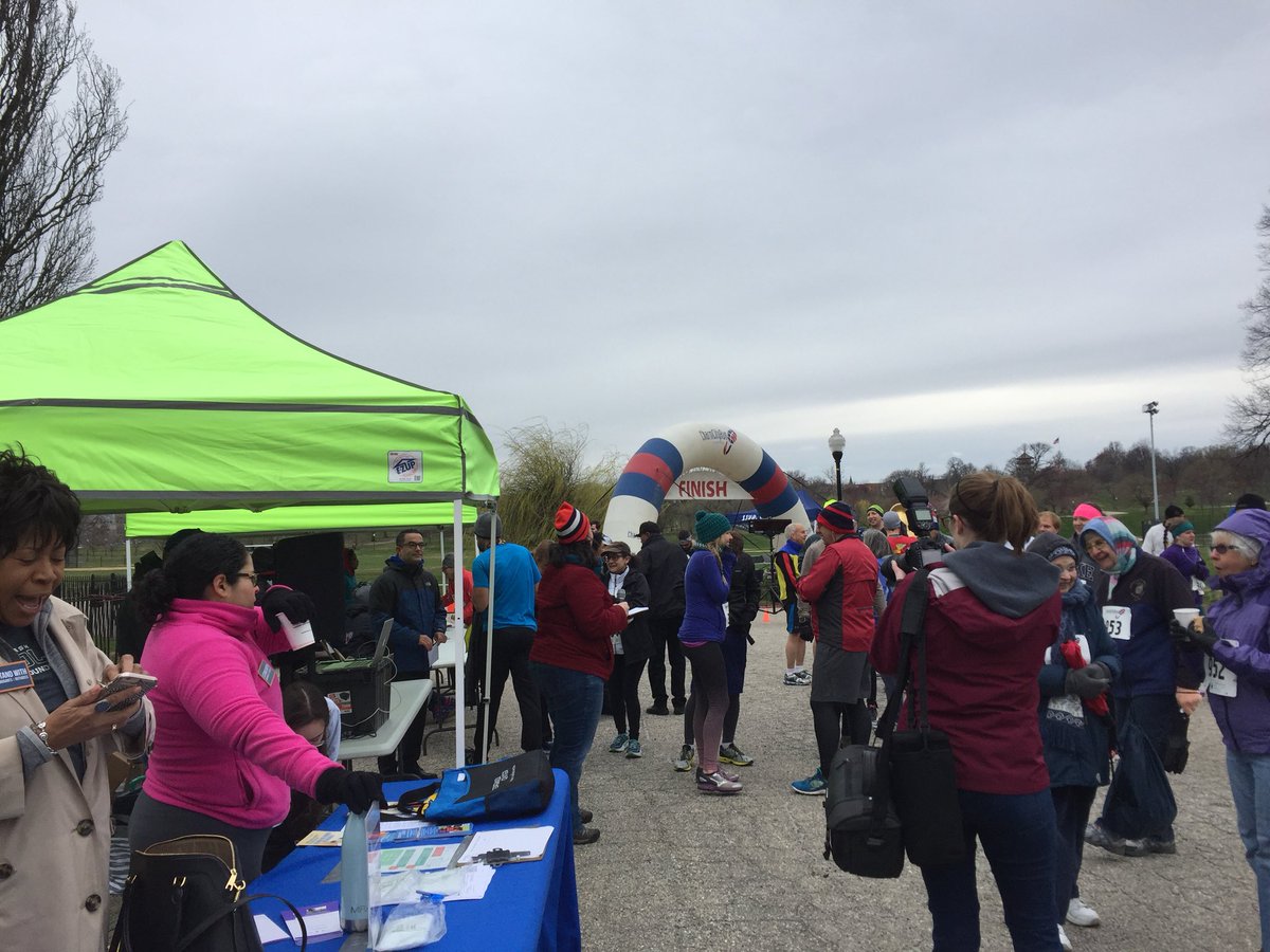 GiuliaMcPherson's tweet photo. Runners for Others: An Ignatian 5K this morning in Baltimore to honor @stignatiusjandp leader Vonetta Edwards! @jrsusa #RunAMDG #Year6 #BeyondTheFinishLine https://t.co/APL4mGgiJ6