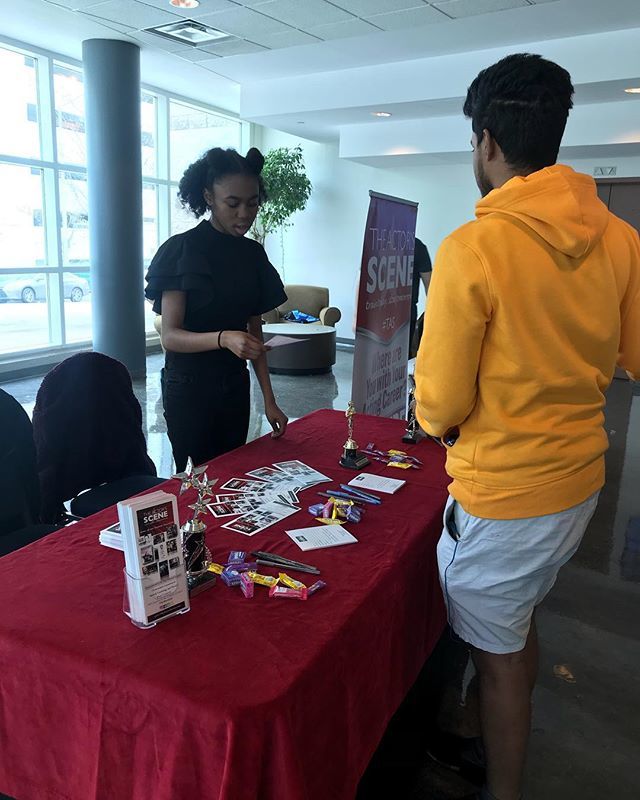 theactorsscene's tweet photo. TAS Intern @actressjordanrice talks with an attendee at Georgia State University’s Uni-Fest about The Actor’s Scene. #Theactorsscene #actor #actress #gwinnettcounty #gwinnett #actorslife #atlanta #atlantaactors #hollywood #filmindustry #audition #actings… https://t.co/s1YYUxhdhj https://t.co/NfuFY1X7Pm