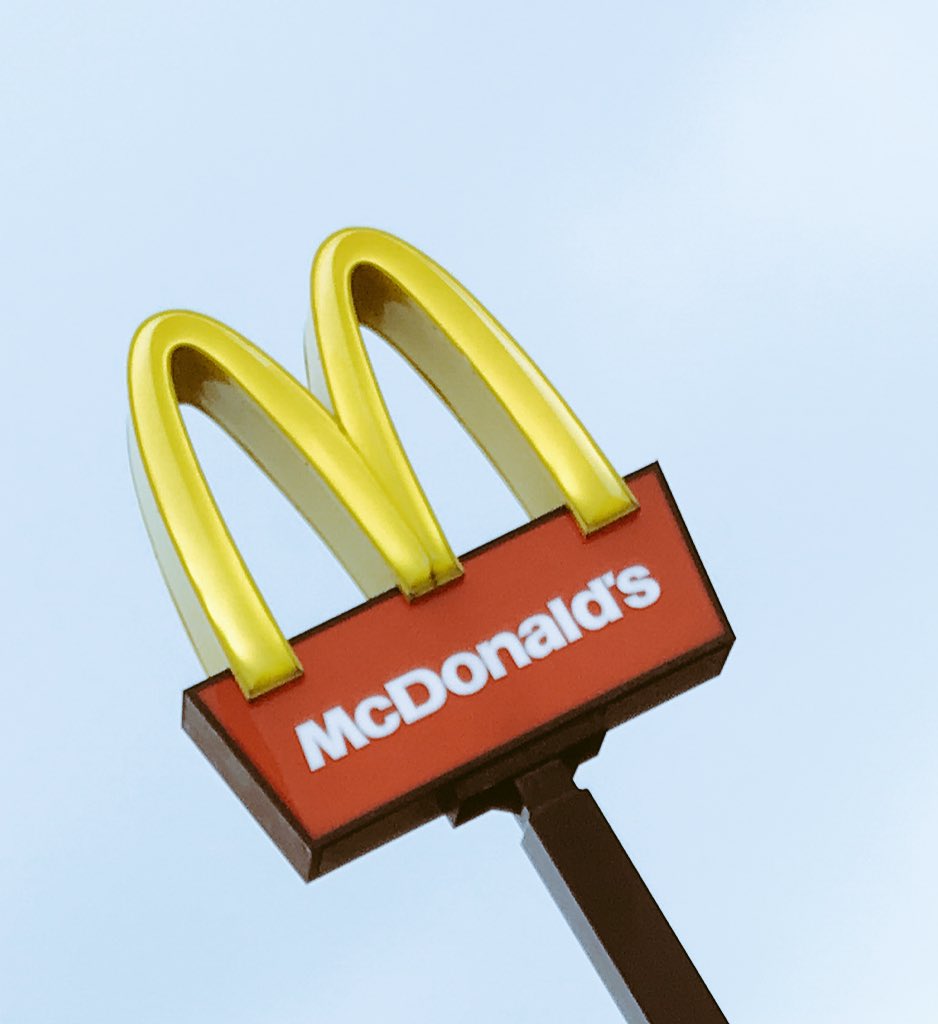 LilWizardy's tweet photo. Mac city bish, Mac city, bish. Ten, ten, ten, twenty chicken nuggets, bish. #meme #mcdonaldsmeme #McDonalds #lovingit #memelife #quotememe #Funny https://t.co/s9RJaZvwj0