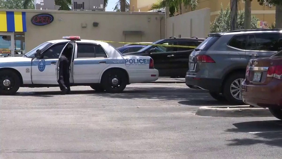 Miami police arrest man in bloody Little Havana brawl bit.ly/2qcmQsh https://t.co/kuflePrnsU