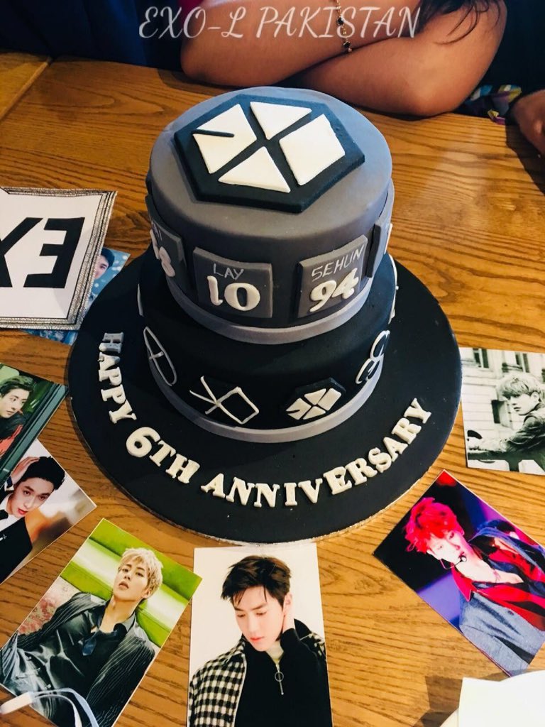 noorussama_'s tweet photo. OK SO FOR THE FIRST TIME 
I GATHERED COURAGE TO MAKE THIS HAPPEN WITH @EXOsLilShawty TO JUST SHINE UP AMD SHOW OUR LOVE ❤️ TO THE LEGENDS 
I feel truly blessed to be an #ERIE 
HAPPY 6 ANNIVERSARY EXO ♥️♥️
@weareoneEXO #EXOLPAKISTAN #6YearsWithEXO https://t.co/REVYwNMcf6