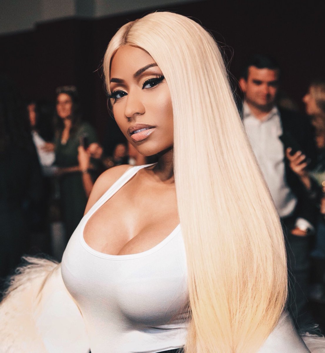 nickixonxfleek's tweet photo. if you ever feel sad, remember that the world is 4.5 billion years old and yet you get to exist the same era as nicki minaj https://t.co/LLFiXg8mXl