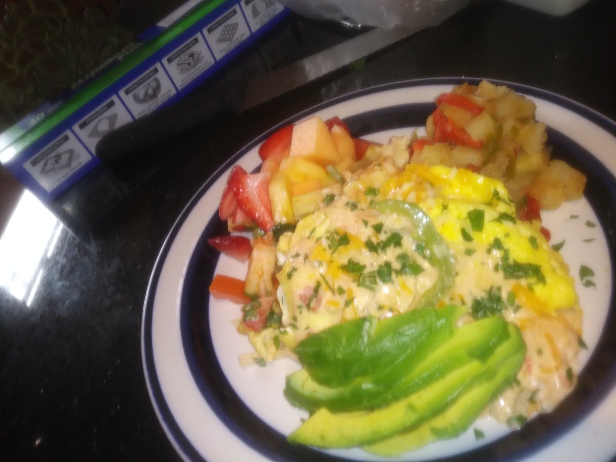 flavorznfused's tweet photo. Shrimp Omelettes still going. Served w hash n mixed fruit . You have until 12 to still place ur order. #chefGO #FLAVORZnFUSED #foodpornbreakfast. https://t.co/7F4saIJuFS