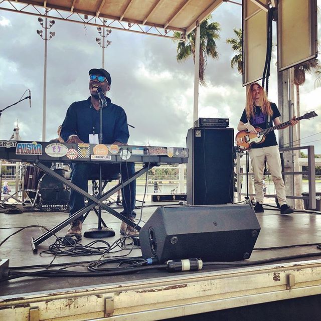@babyl_the_band taking the stage! Get here and get down with us. #southofsouthern #tampa #livemusic ift.tt/2Hio6RR