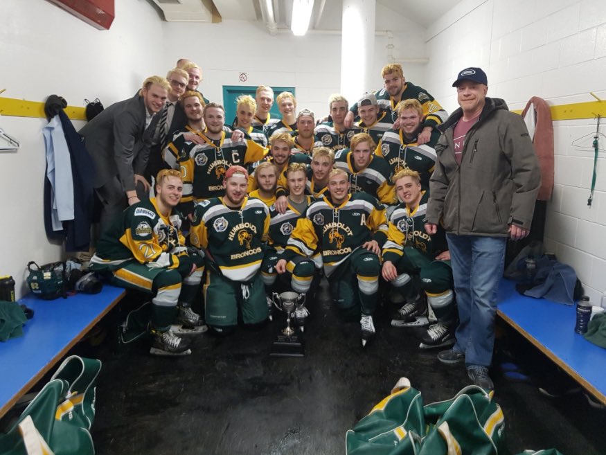 PiperShaye's tweet photo. Our prayers go out to all the families of the Humboldt Broncos Jr Hockey Team. #PrayersForHumboldt https://t.co/jzXNdXdgYZ