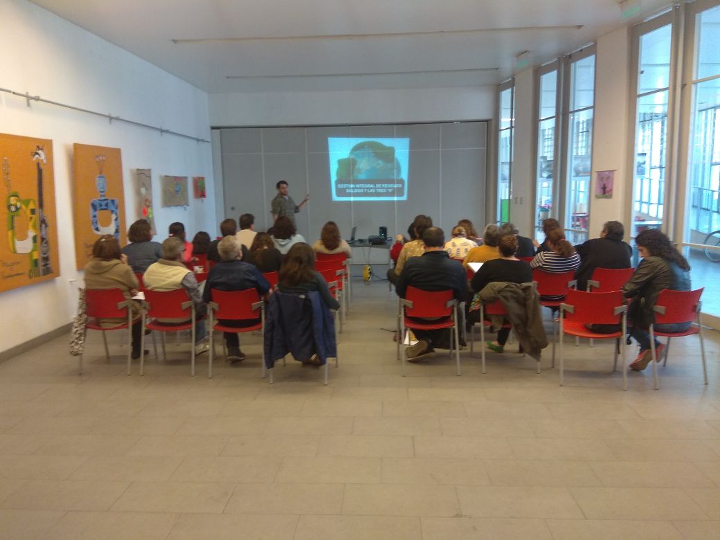 CAC_Indep's tweet photo. Hoy tuvimos un excelente lanzamiento y 1er taller de permacultura!! Gracias al apoyo de @BcaPabloneruda y @ambiente_indep. Seguimos el proximos sábado. https://t.co/SkRo0eVJmw