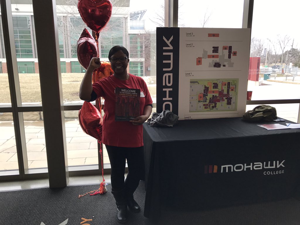 lisaAalfano's tweet photo. You never know who you'll see @MohawkCollege #OpenHouse! Staycy is a proud #MohawkAcademicUpgrading grad now in #RecreationTherapy. She was volunteering with #MoCrew today. Go Staycy go! #mohawkcollege #studentleaders #studentlife https://t.co/Skr2ntB3QL