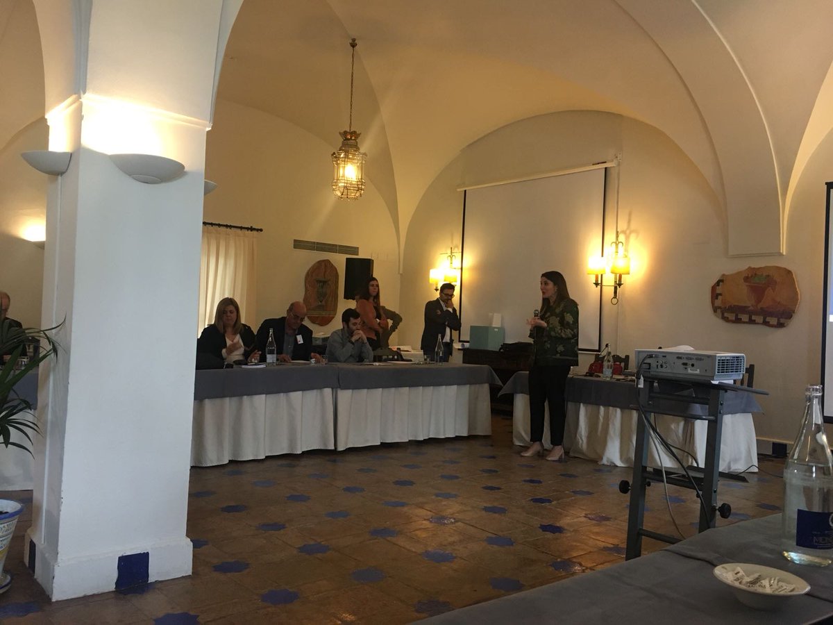 exteriorEXT's tweet photo. Hoy en #Mérida estamos trabajando sobre el futuro de las Comunidades #Extremeñas en el #Exterior 🌍 
#DGAccionExterior @Junta_Ex @JuntaEx_Europa  #ExtremaduraenelMundo https://t.co/Tzv8WrV9PX
