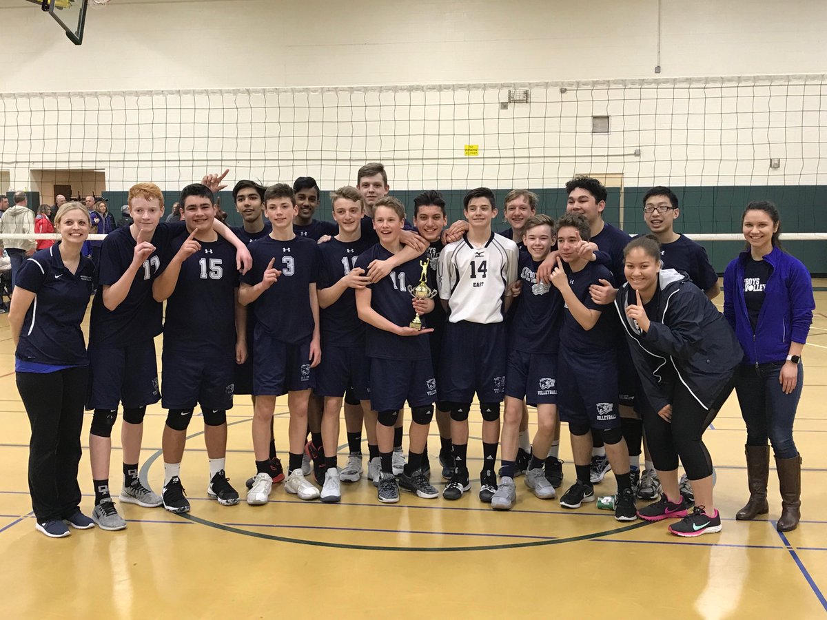 OEBoysVball's tweet photo. CHAMPS! #freshman #2018CPD #pizzaparty https://t.co/fgDwDOI6Fv