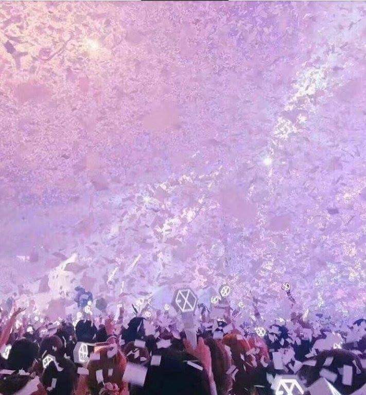 kylala06's tweet photo. 6 FUCKING HAPPY, AWESOME AND BRIGHT YEARS!!!! YOU MADE ME FEEL ALIVE SINCE 2013 ♥ ILOVEYOU BABIES 💕 #6YearsWithEXO_L #6YearsWithEXO #EXOL #EXO #OT12 #forever #TimelessPromise #weareoneEXO @weareoneEXO https://t.co/KzZnm0hveX