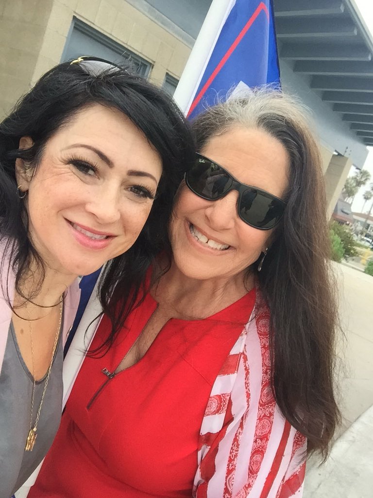 RealErinCruz's tweet photo. @BrendaJBow @GatesRobin Now we are here together to #MakeCaliforniaGoldenAgain !!! https://t.co/aAik9hXNJ7