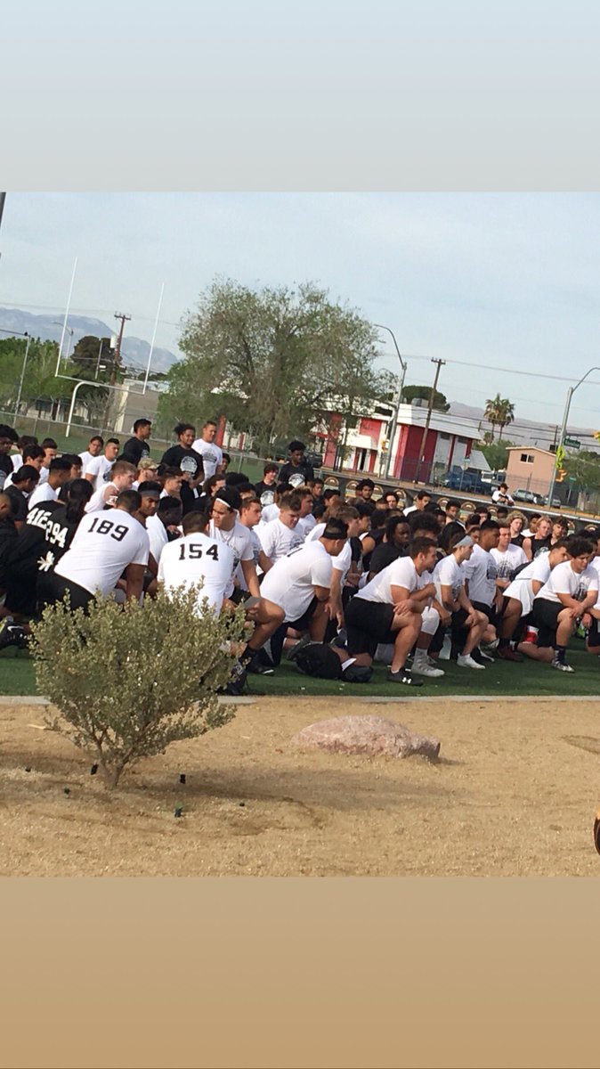 RebeccaGoodro's tweet photo. He looks good out there @DempsyGoodro @polynesiabowl @247Sports https://t.co/uxjYv14Zwf