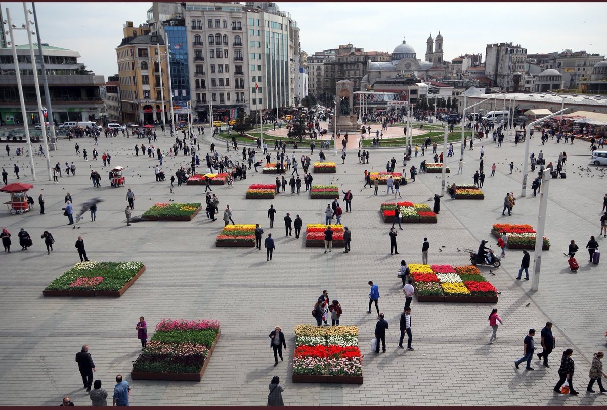 bilgingokberk's tweet photo. zevk estetik vizyon vs olmazsa  şehrin en cezbedici meydanından olsa olsa  nargile kafe olur.. https://t.co/kIRiJq6j5Y
