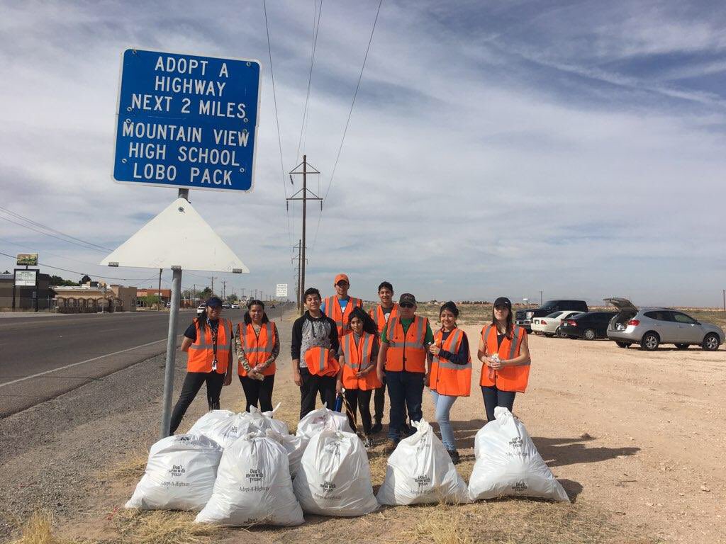 LoboPrincipal's tweet photo. The Lobo Pack has just taken ownership of a stretch of Zaragoza Road.  Lobo Pride is strong with community involvement! https://t.co/63xzrObQ5N