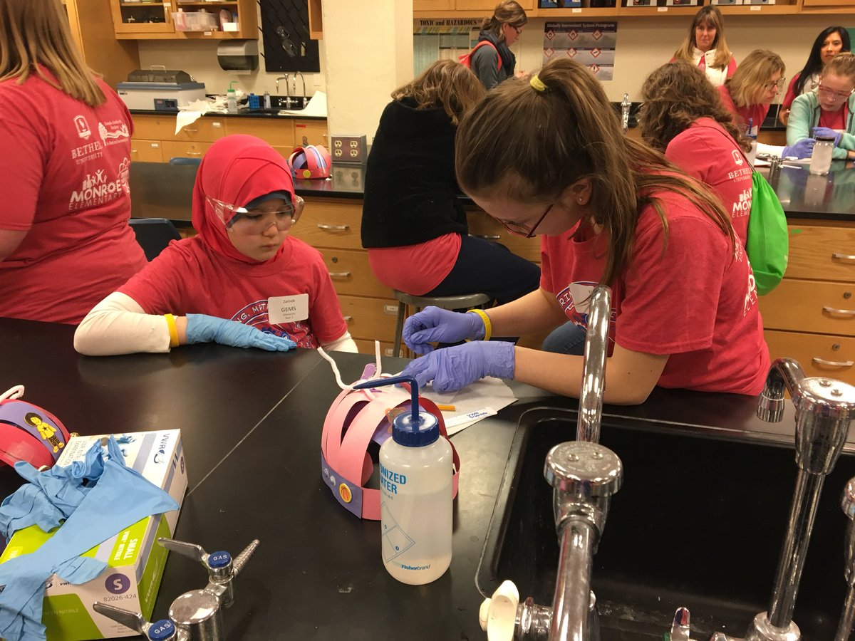 anissacravens's tweet photo. Thank you Bethel for hosting a great day for our future scientists.  #BethelSTEM #GEMS2018 #UniversityACES #AHSchools https://t.co/4JHxgh3pz8