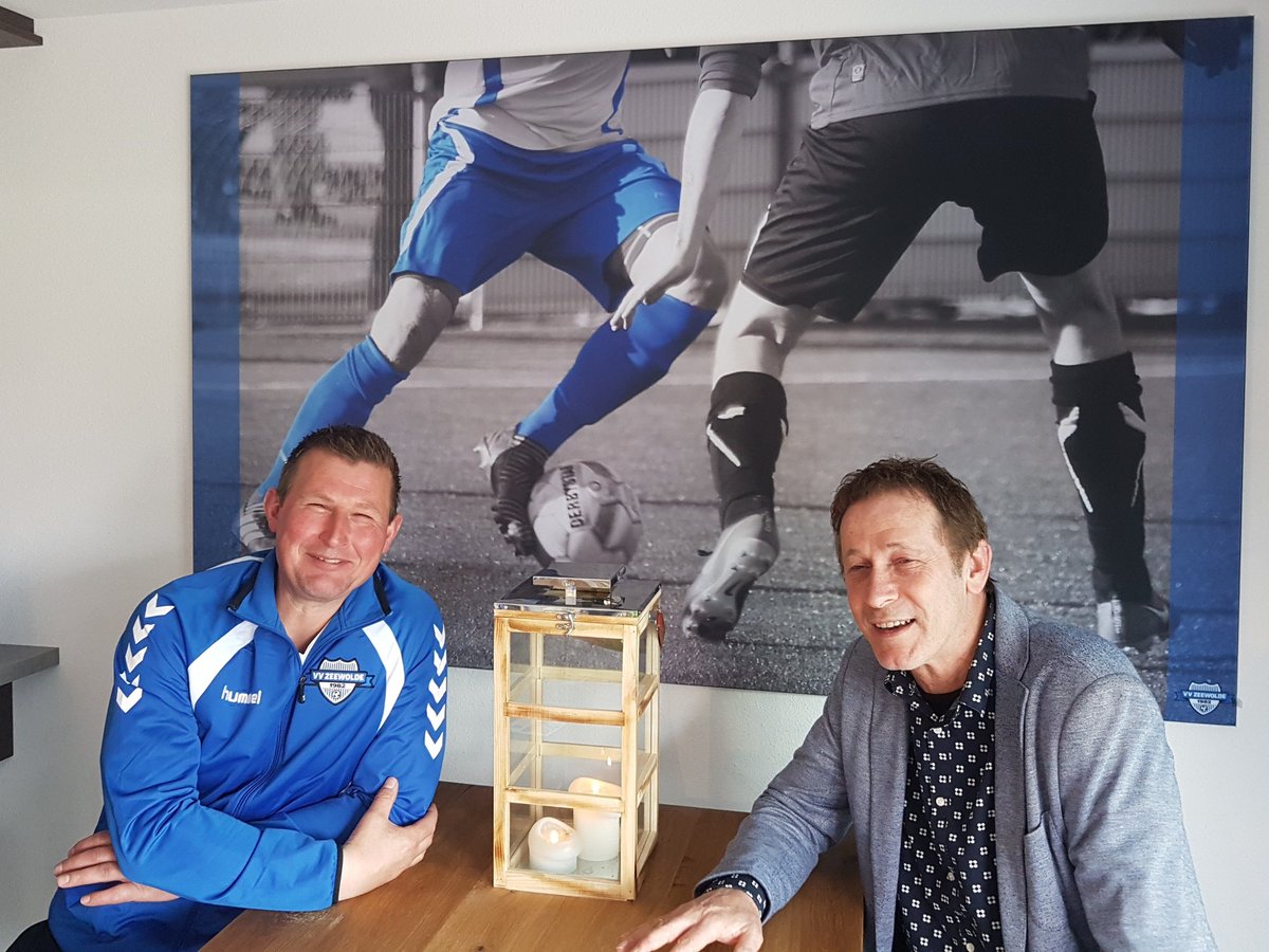 Het was een geslaagde #Opendag bij #voetbalvereniging <a href="/vvZeewolde/">vvZeewolde</a> <a href="/bcvvz/">B.C. vv Zeewolde</a> en de nieuwe #Textielframes #slimframes die afgelopen week zijn geplaatst in de kleuren van de club vielen goed in de smaak bij alle gasten! #Zeewolde