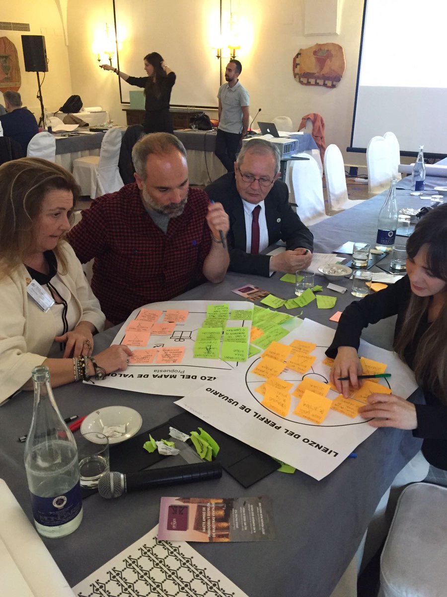 exteriorEXT's tweet photo. Tarde creativa trabajando con las Comunidades Extremeñas en el #Exterior y su futuro. Primer encuentro Intergeneracional 📝 https://t.co/wdq5dQCowk
