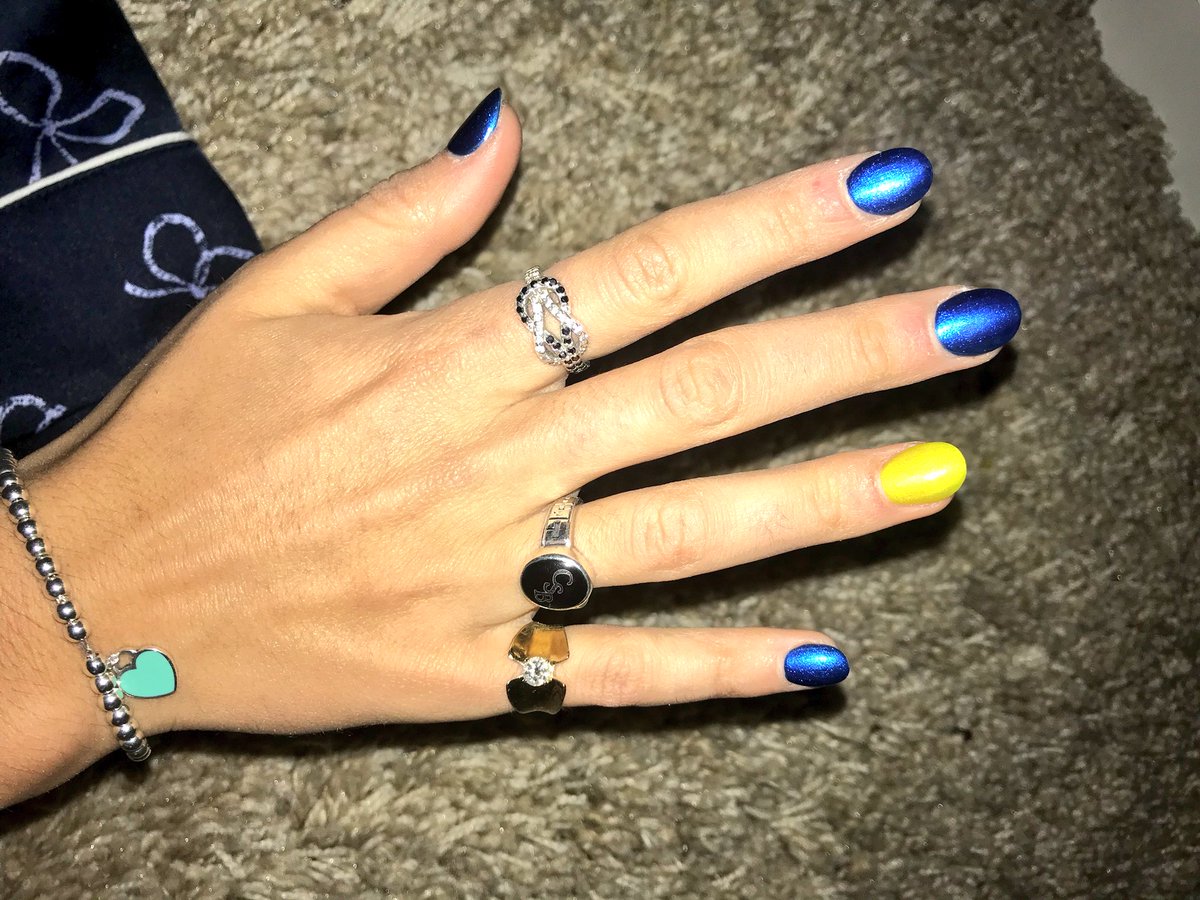 Kileyruns's tweet photo. My nails are Boston ready!💅🏽
@MollyHuddle, what do you think? https://t.co/qoznH3JUJw