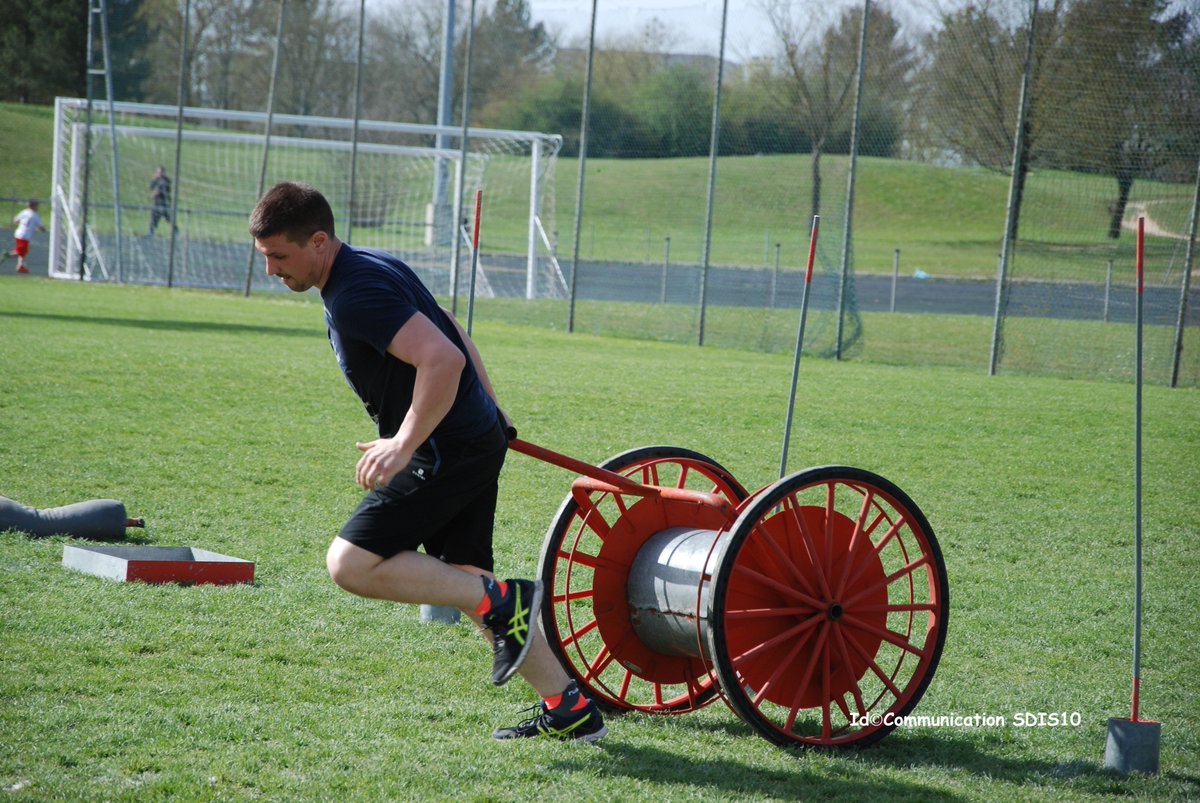 SDIS_10's tweet image. [#sport #challenge] Aujourd'hui belle finale départementale du parcours sportif du sapeur-pompier #pssp et des épreuves athlétiques au complexe Henri TERRE à TROYES. Beaucoup d'efforts et de bons moments. 
Félicitations à tous !
#sdis10  #pompiers