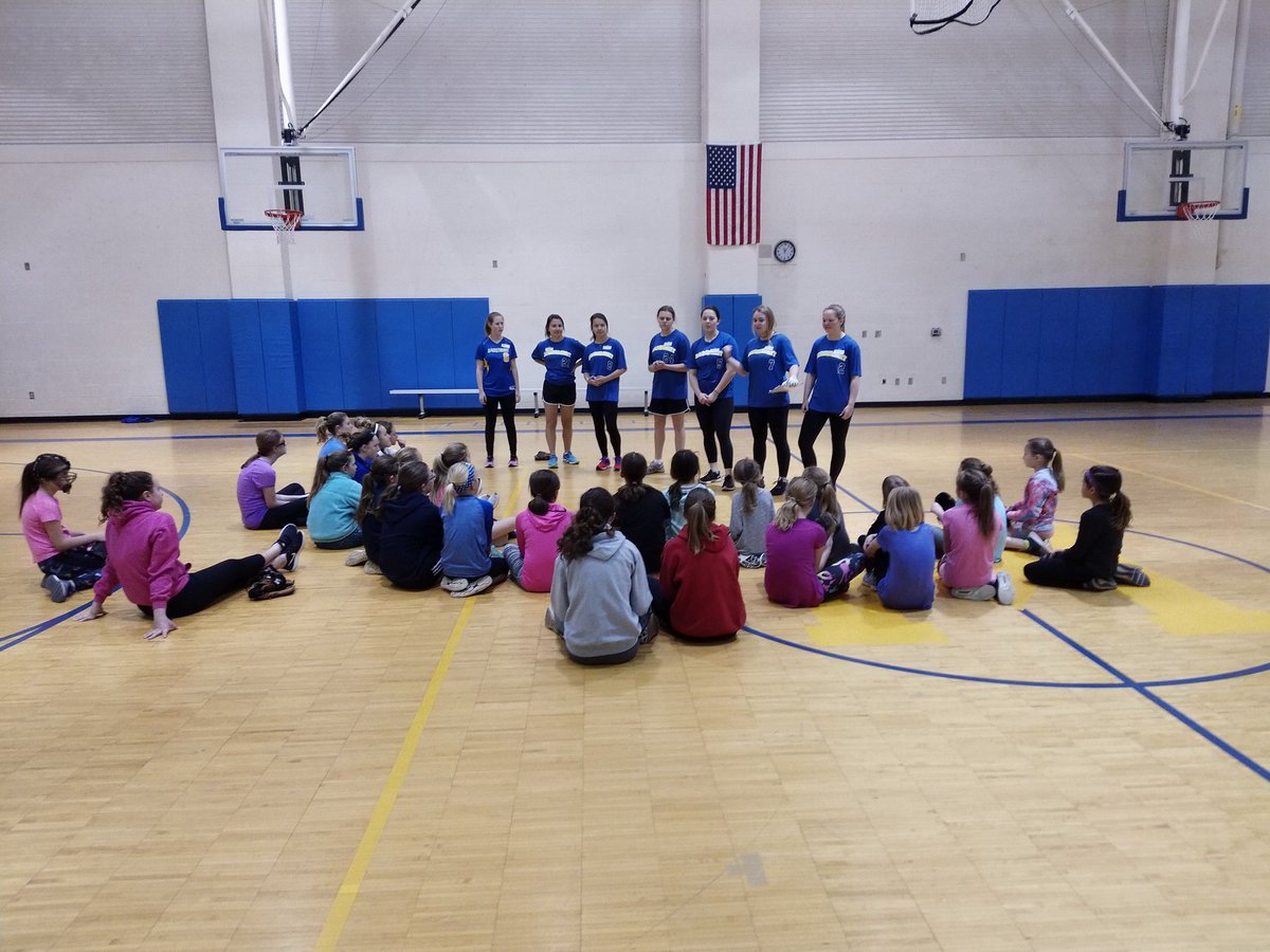 brownshane3's tweet photo. @mmontad Great turnout today for our Lady Warriors Softball Clinic! Lots of girls working hard for their season openers. Thanks to all that came and awesome work by our Varsity team to organize it all. https://t.co/35DmwtiWH9