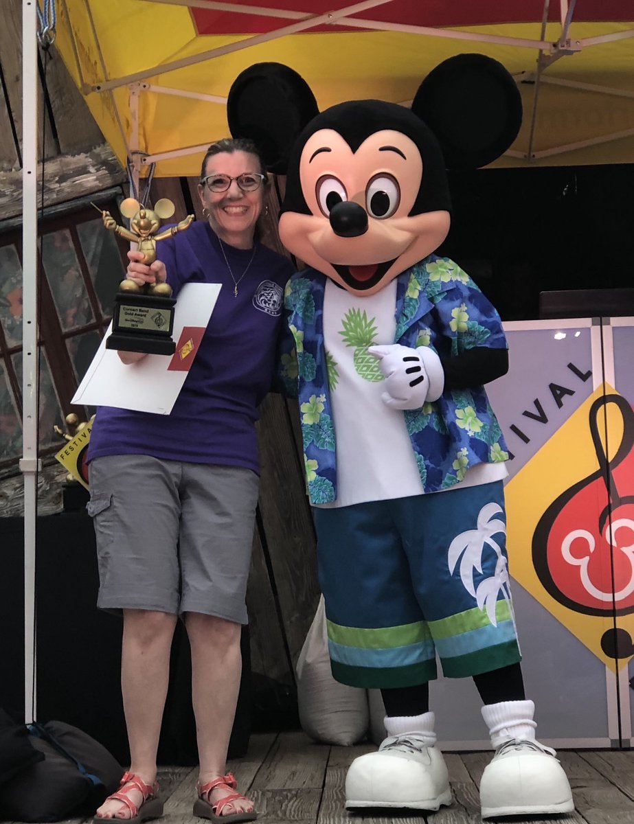 Bringing home the Golden Mickey!!