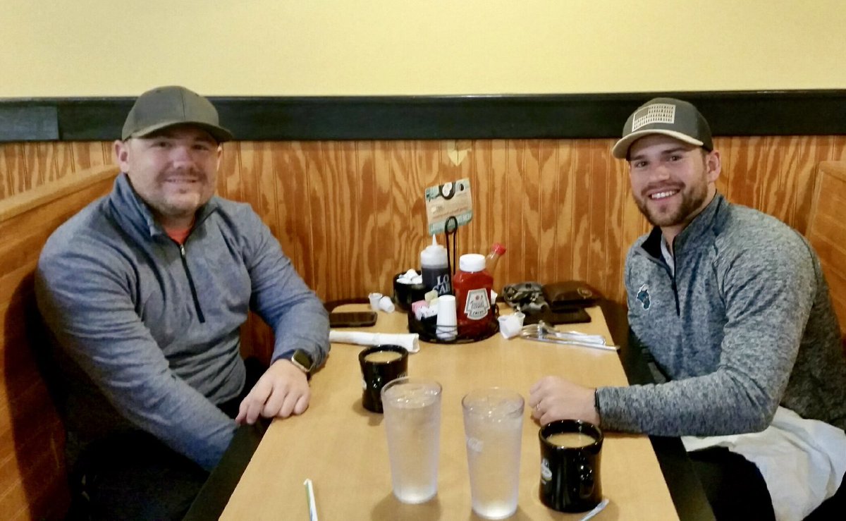 EUGConway's tweet photo. Awesome to see National Champions, Connor &amp; Tyler, dining @EUGConway before heading to the Coastal baseball game to support their fellow Chants! #chantsup ⚾️❤️👌#NationalChampions https://t.co/Qc5S7r9BLm