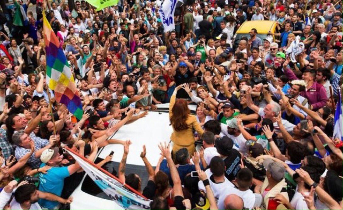carocatta's tweet photo. Amor con amor se paga @LulapeloBrasil @CFKArgentina  #EuSouLula #JamaisAprisionarãoNossosSonhos https://t.co/gLNkzRXWIl