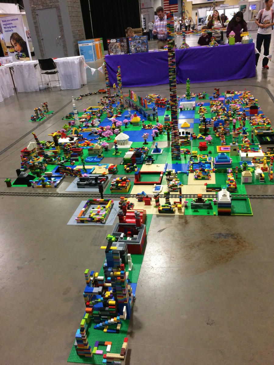 PlayWell_TEK's tweet photo. At the end of the 1st day of the @USAScienceFest and check out the progress on the @washingtondc city build.  #SciFest #sneakpeek @WashingtonDC #USAsciencefest #USAScienceandEngineeringFestival #STEM #Engineering #Engineer #PlayWell #LEGO #LEGOCity #Architecture #WashingtonDC #DC https://t.co/xnIm1aAX2e